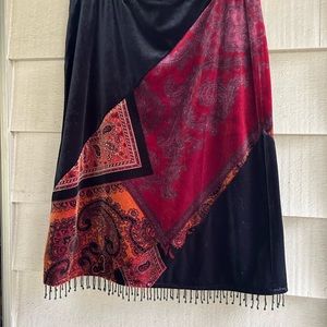 Mandee skirt velvety feel. Beaded hem trim. Sz L